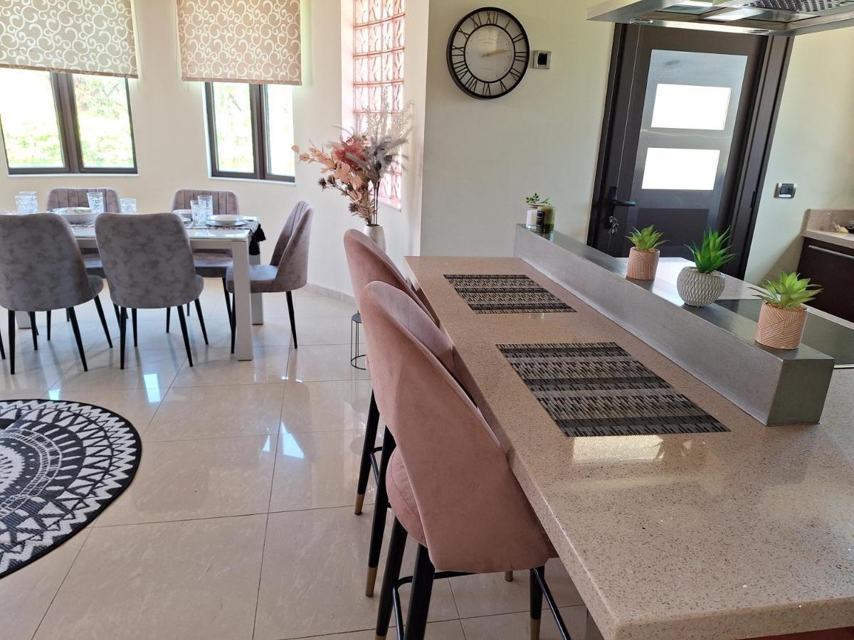 האראקי Villa Maria מראה חיצוני תמונה